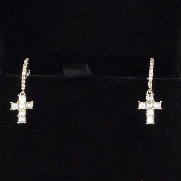Natural Diamond 18kt White Gold Cross Earrings - Picture 6 of 7